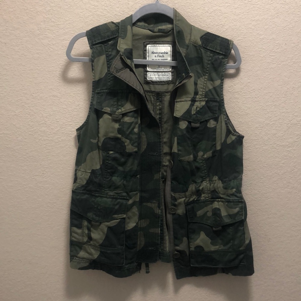 A&F Camo Vest